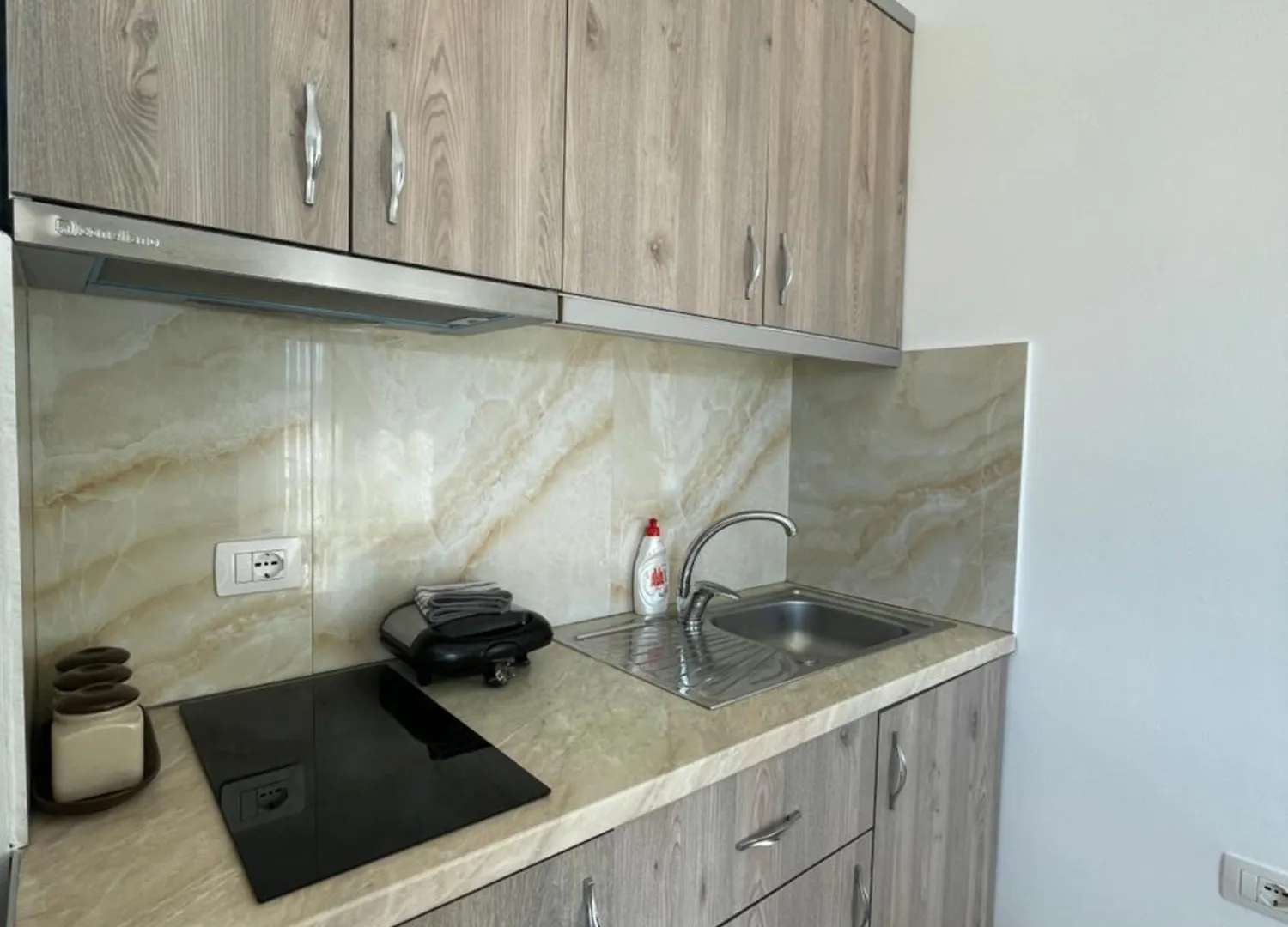 Gardenview Retreat Apartment Ksamil 0*,